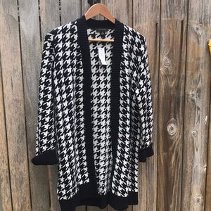 Ann Taylor, blue and creme, checkered Cardigan.